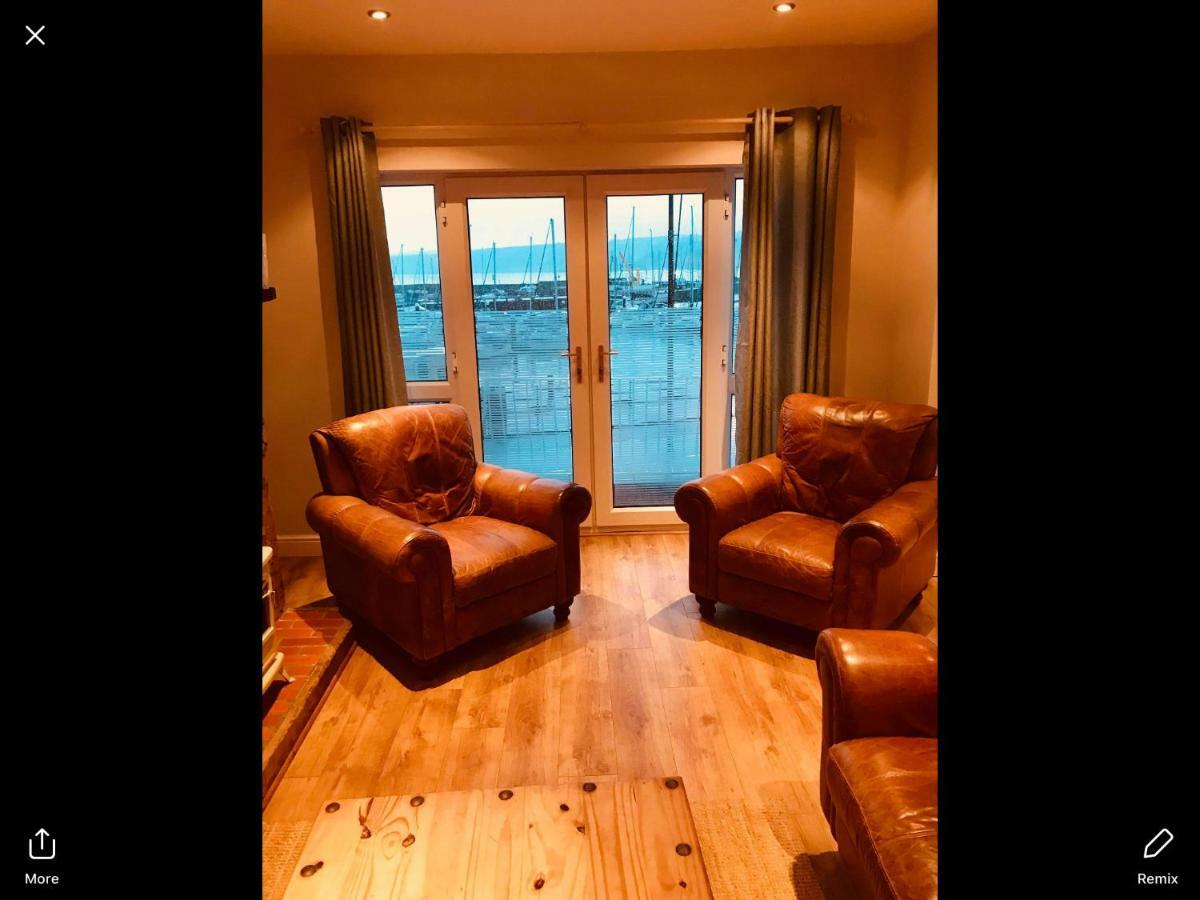 Waterfront Apartment Скарбъро Екстериор снимка